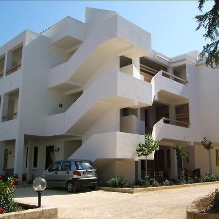 Residence Baia Del Gallo Весте Екстериор снимка