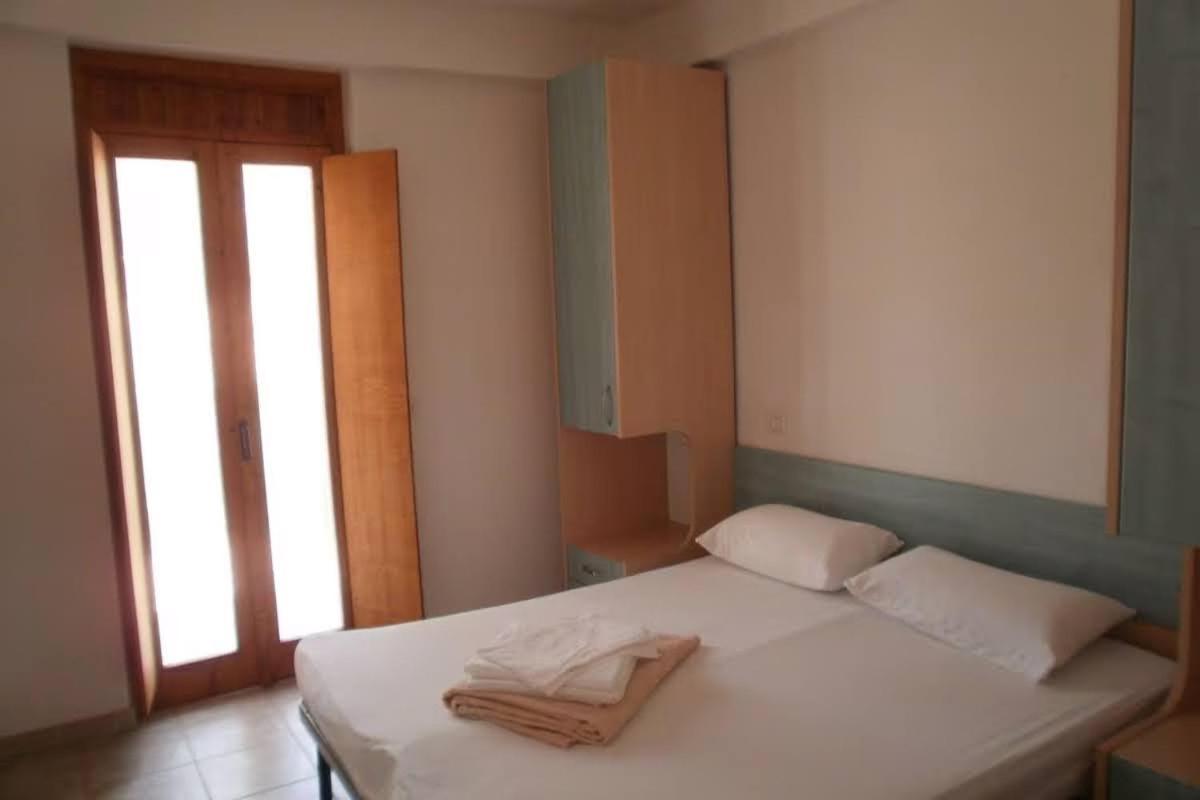 Residence Baia Del Gallo Весте Екстериор снимка