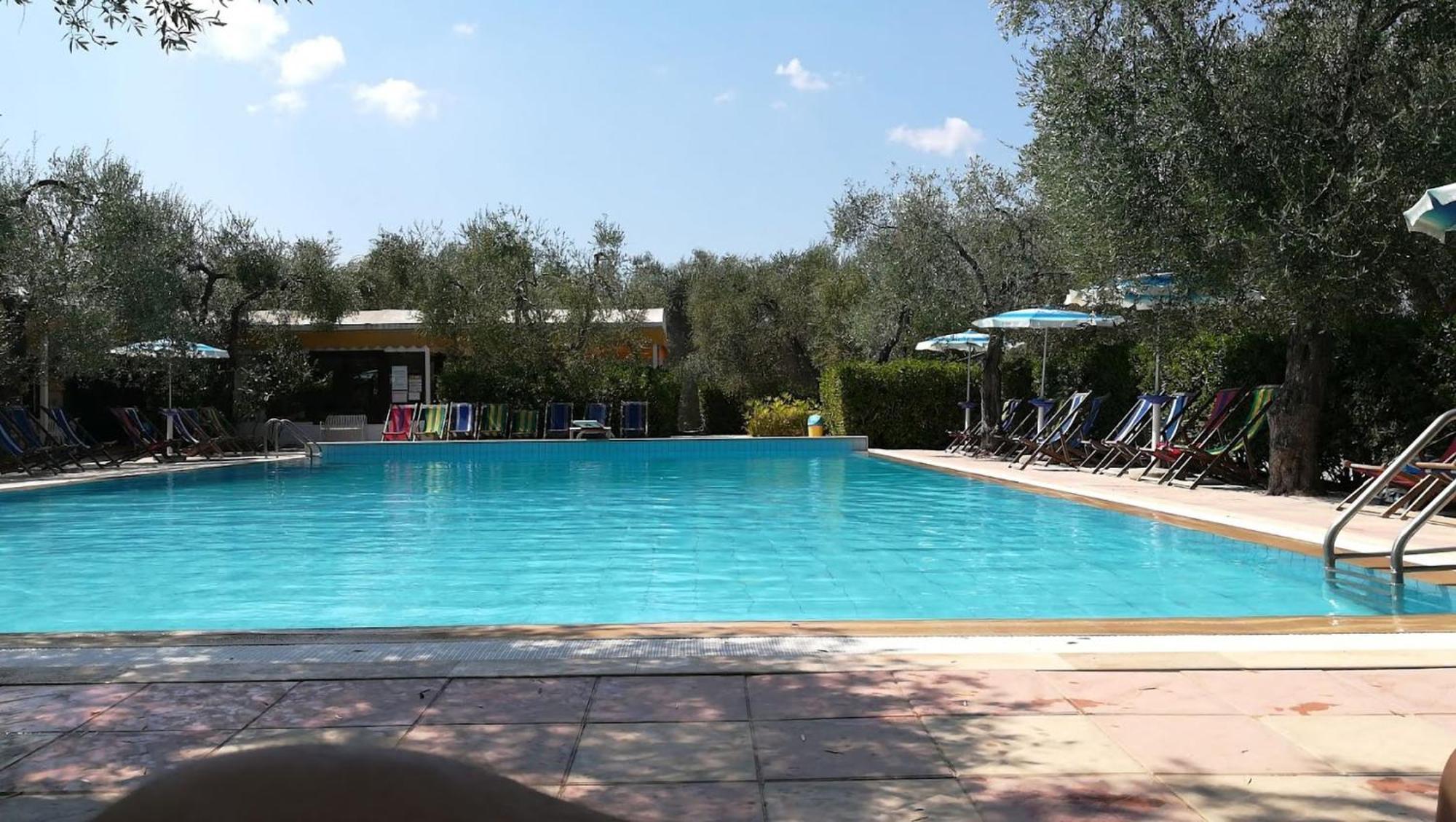 Residence Baia Del Gallo Весте Екстериор снимка